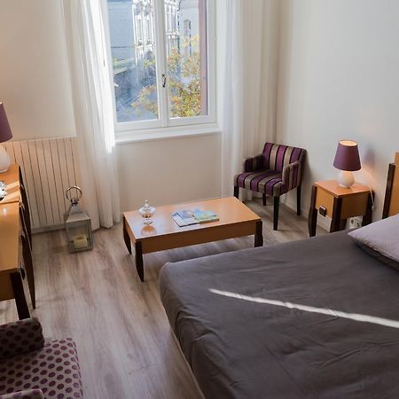 Logis Hotel Saint-Roch Pleumartin Dış mekan fotoğraf
