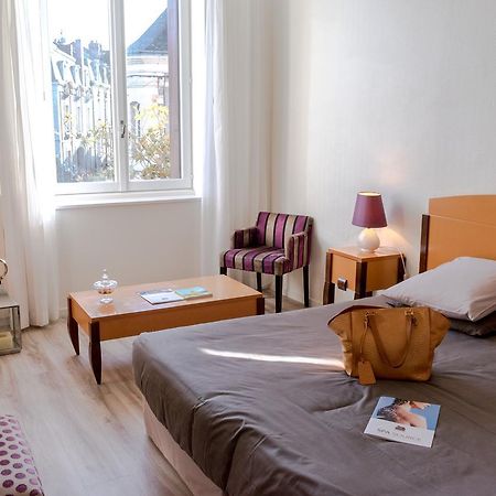 Logis Hotel Saint-Roch Pleumartin Dış mekan fotoğraf