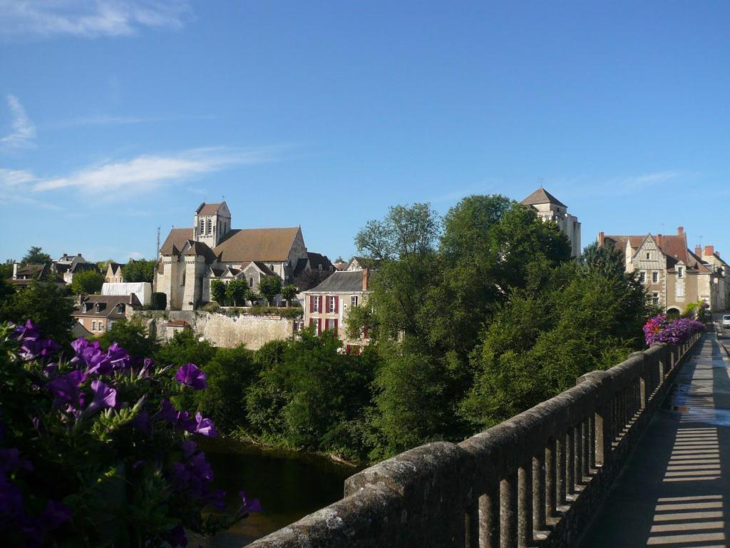 Logis Hotel Saint-Roch Pleumartin Dış mekan fotoğraf