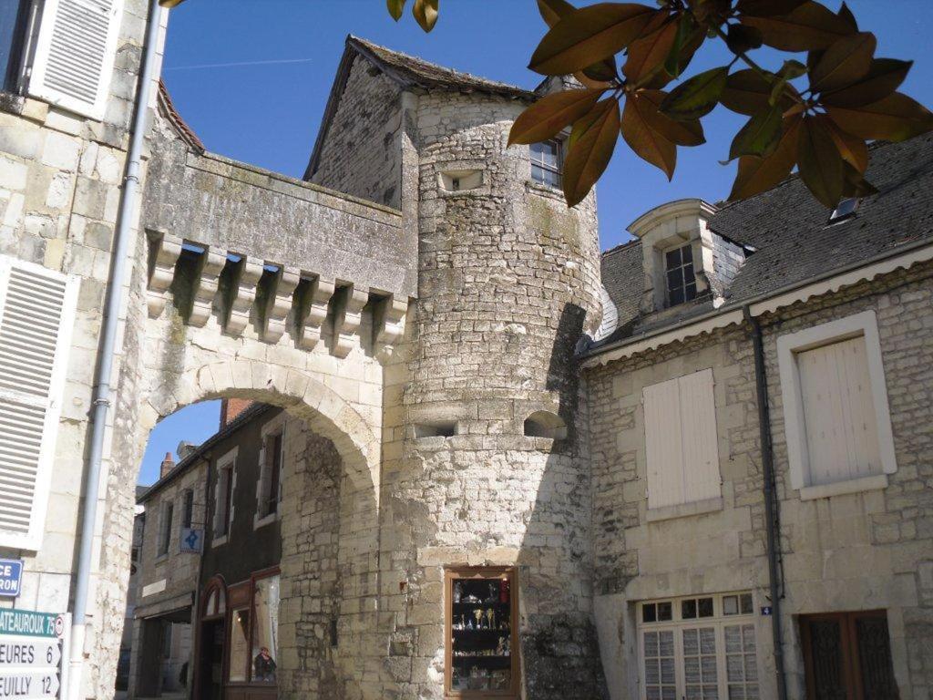 Logis Hotel Saint-Roch Pleumartin Dış mekan fotoğraf