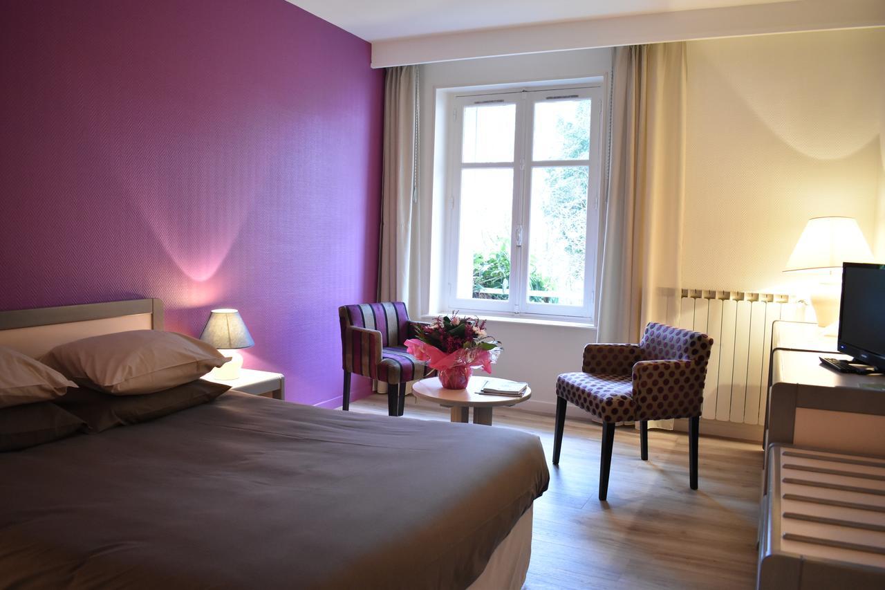 Logis Hotel Saint-Roch Pleumartin Dış mekan fotoğraf