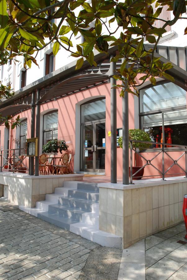 Logis Hotel Saint-Roch Pleumartin Dış mekan fotoğraf