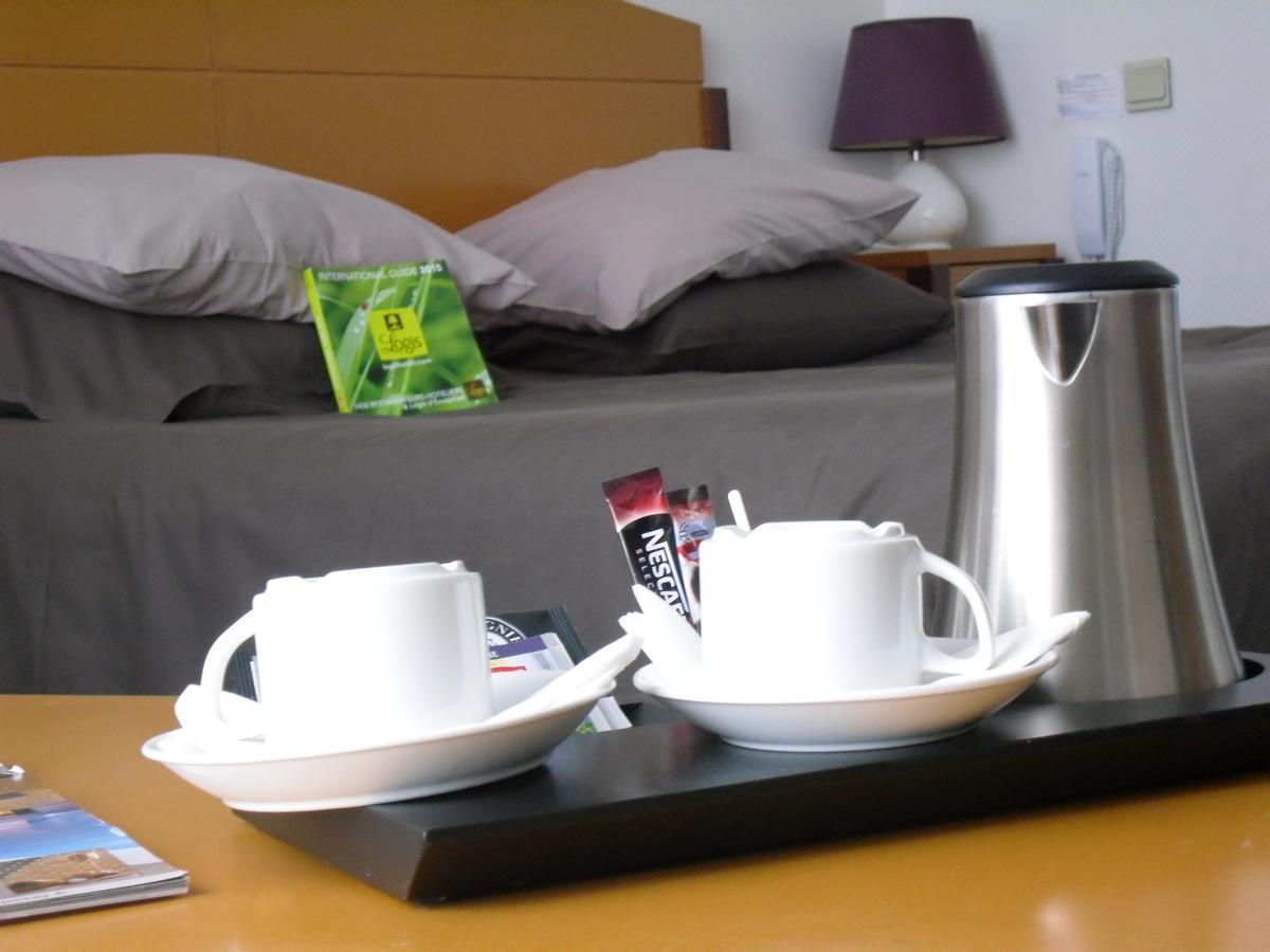 Logis Hotel Saint-Roch Pleumartin Dış mekan fotoğraf