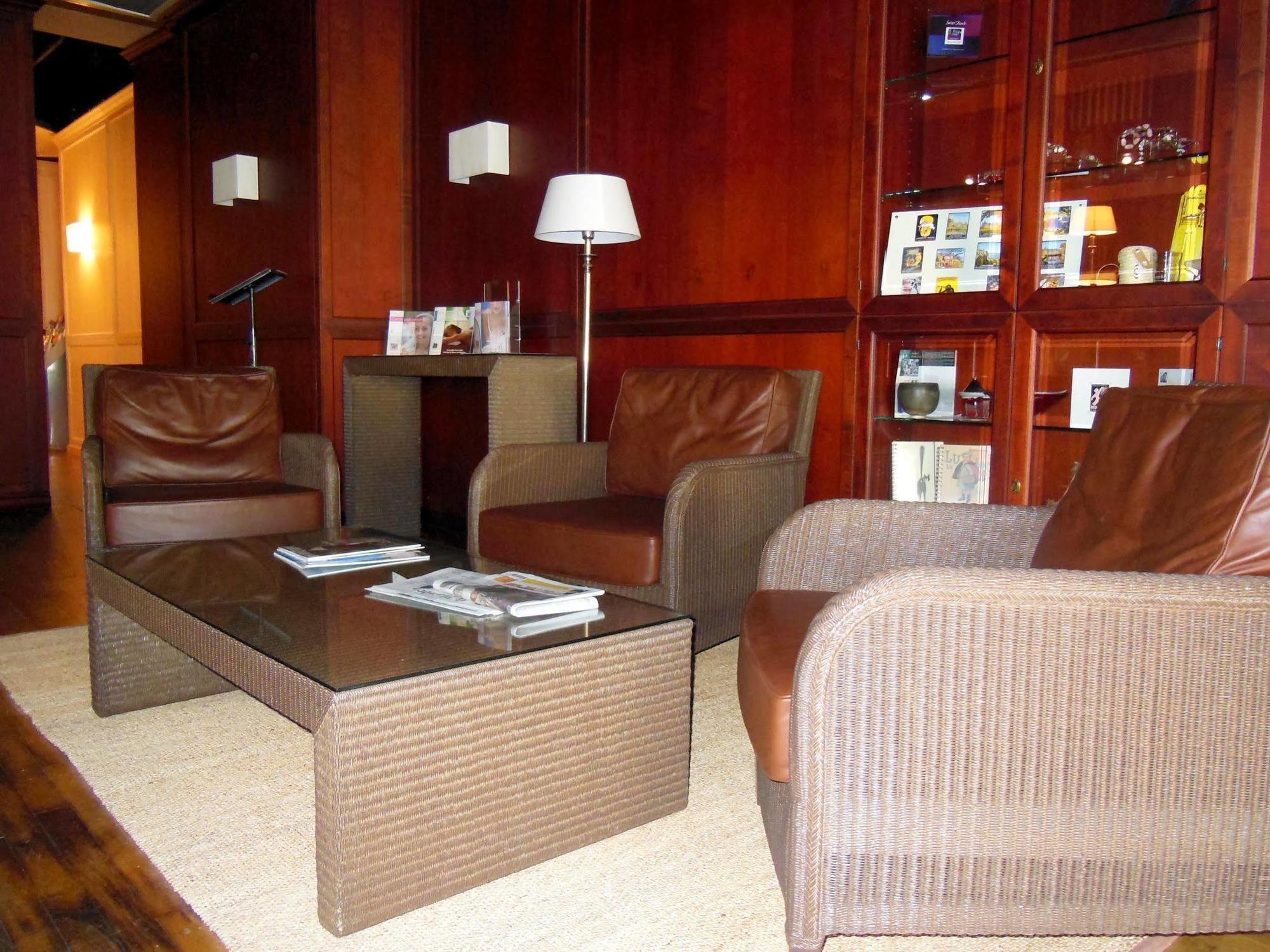 Logis Hotel Saint-Roch Pleumartin Dış mekan fotoğraf