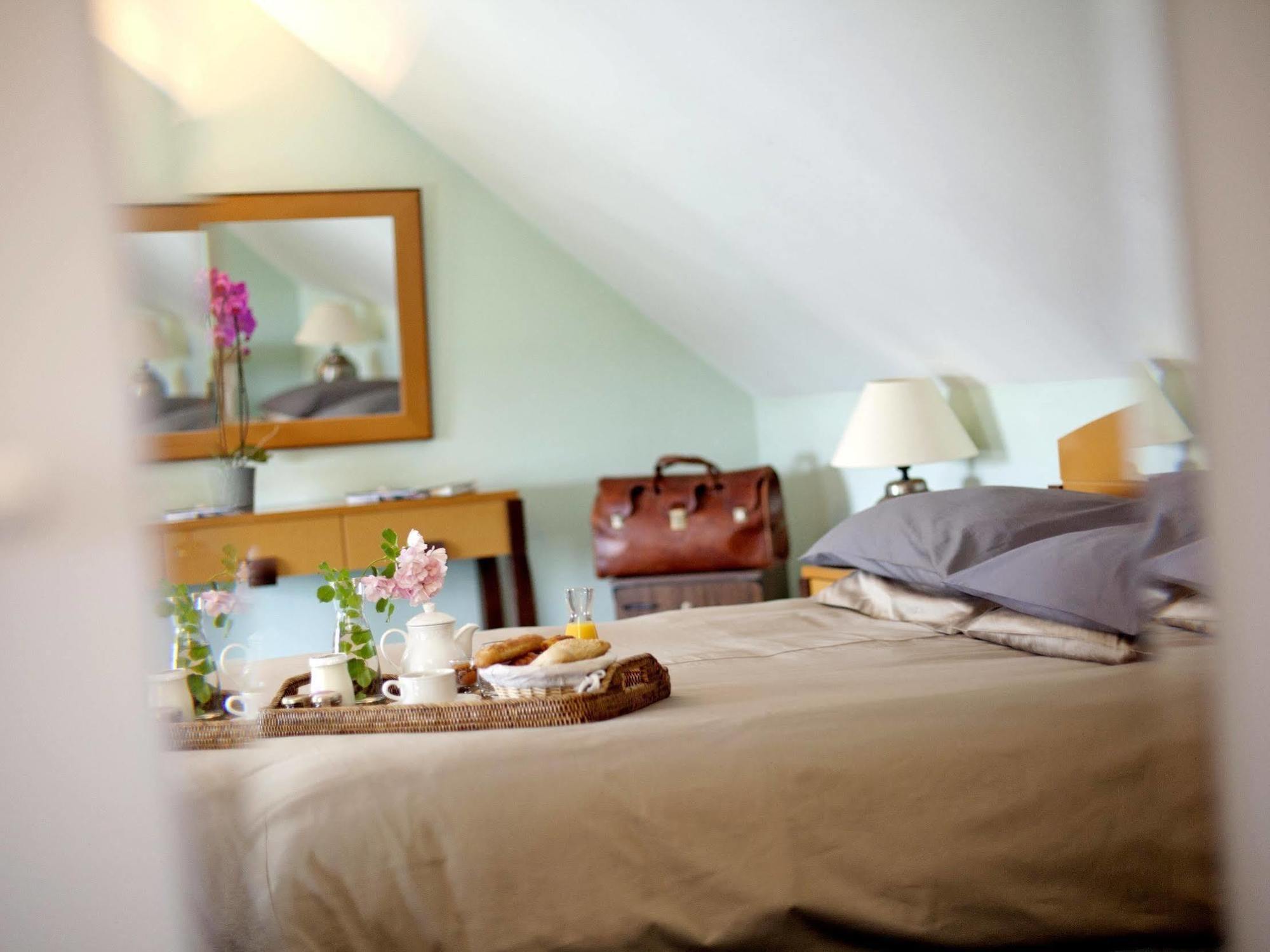 Logis Hotel Saint-Roch Pleumartin Dış mekan fotoğraf