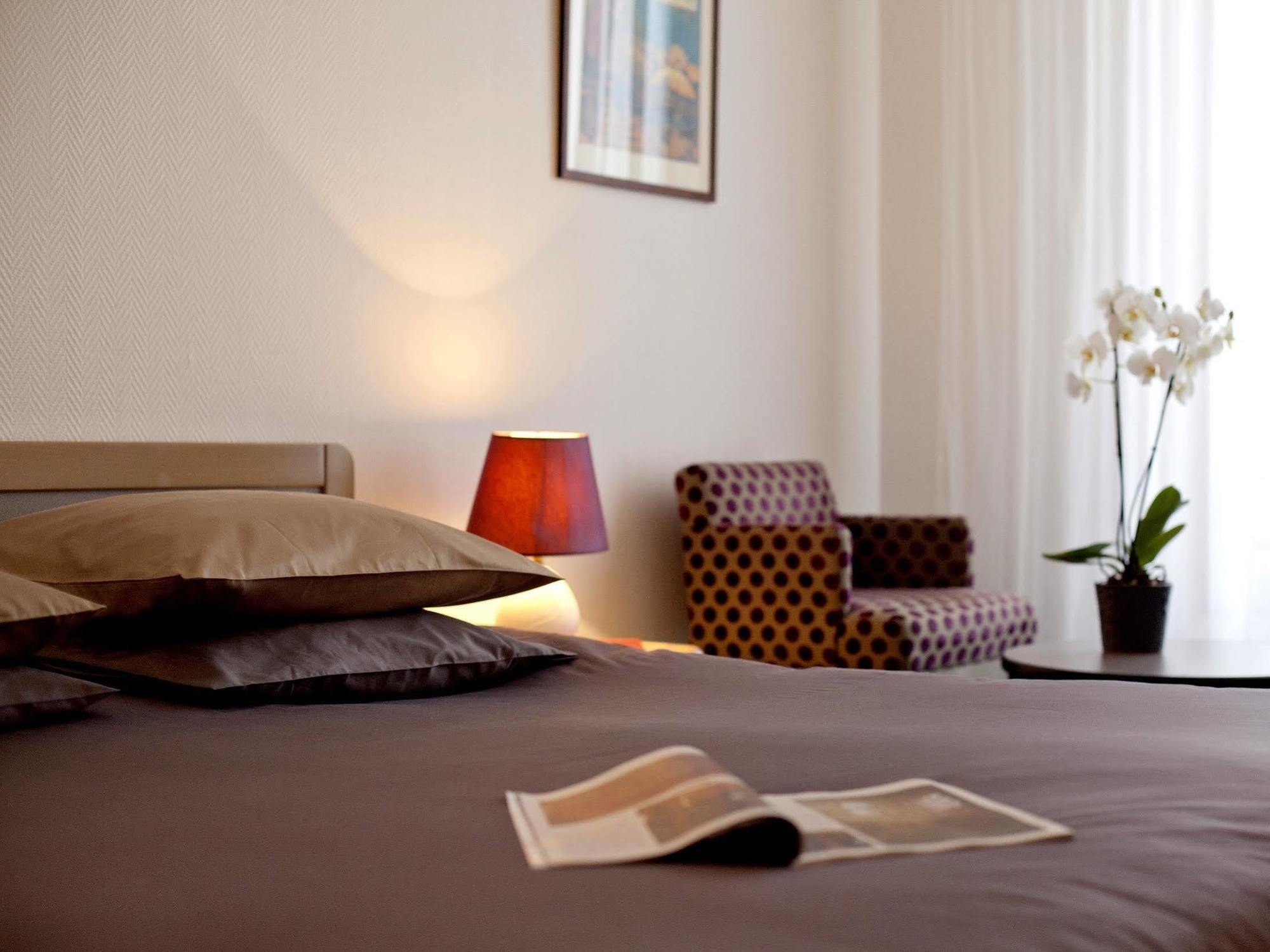 Logis Hotel Saint-Roch Pleumartin Dış mekan fotoğraf