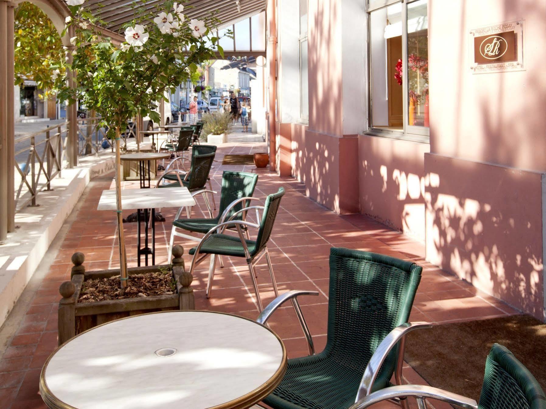 Logis Hotel Saint-Roch Pleumartin Dış mekan fotoğraf